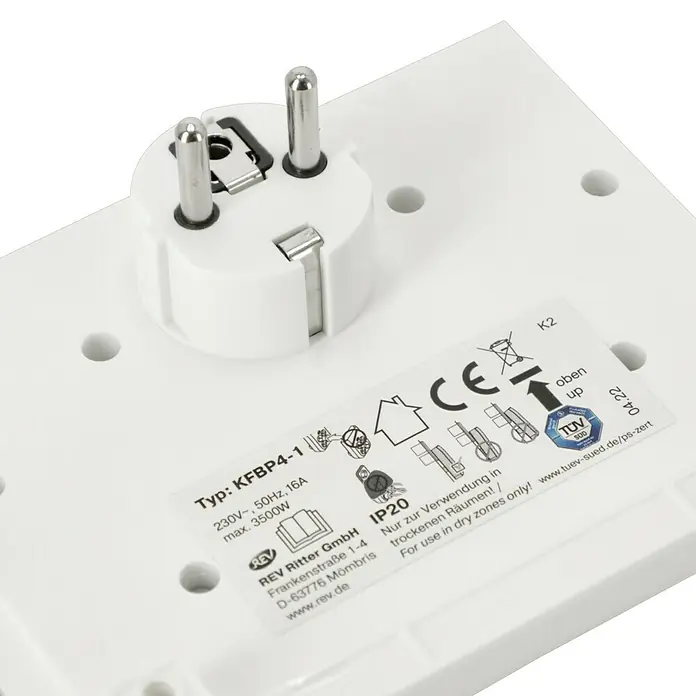 REV Steckdosenleiste - 4-fach, Weiß/Silber, Ohne Schalter - Detailaufnahme einer weißen REV KFBP4-1 Steckdosenleiste mit Schutzkontaktstecker, Hinweisen zur Verwendung und CE-Kennzeichnung.