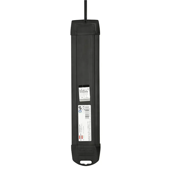 Brennenstuhl Steckdosenleiste Premium Line Plus - 6-fach, Schwarz, Kabellänge: 3 m, Mit Schalter - Nahaufnahme einer schwarzen Stromleiste Premium-Line. Sie zeigt Details wie das GS-Zeichen, CE-Kennzeichnung und technische Spezifikationen des Produkts.