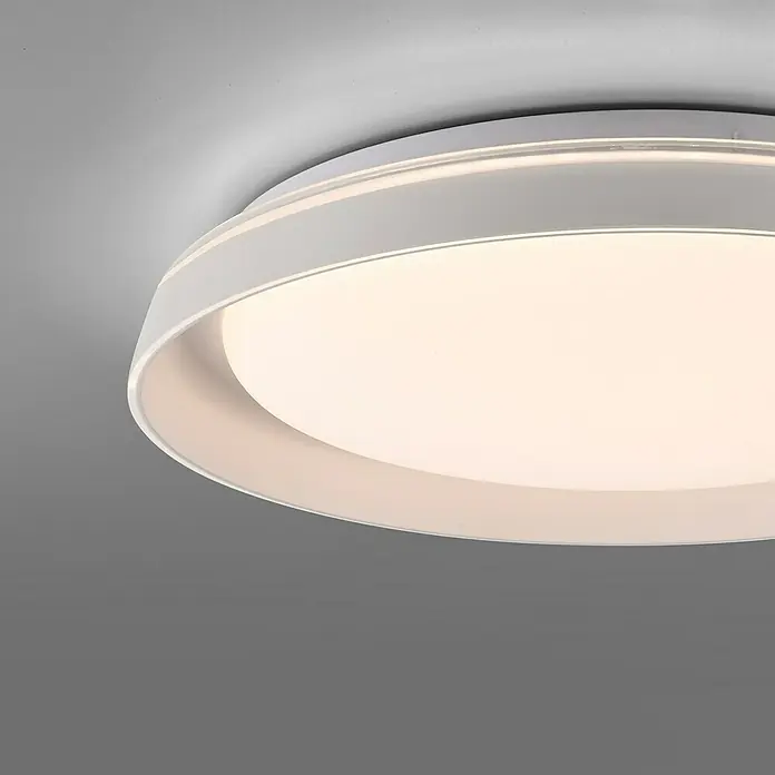 Paul Neuhaus LED-Deckenleuchte rund Sati - 23,5 W, Ø x H: 43 x 8,5 cm, Weiß, Warmweiß - Nahaufnahme einer modernen, runden LED-Deckenleuchte mit weißem Rahmen und hellem, diffusem Licht.