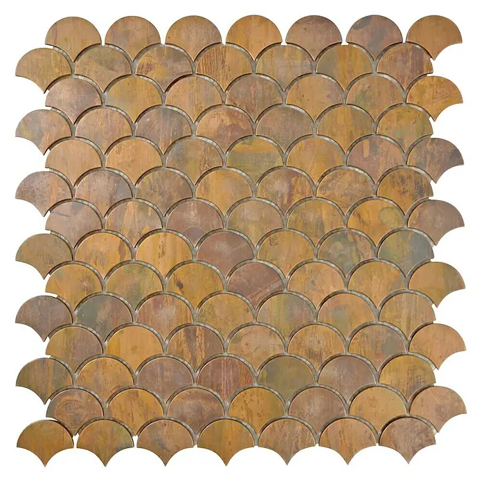 Mosaikfliese Fächer XK FS 46 - 28,3 x 29,2 cm, Kupfer, Matt - Nahaufnahme eines Musters aus fächerförmigen, oxidierten Kupferfliesen mit Farbvariationen und leichter Textur.