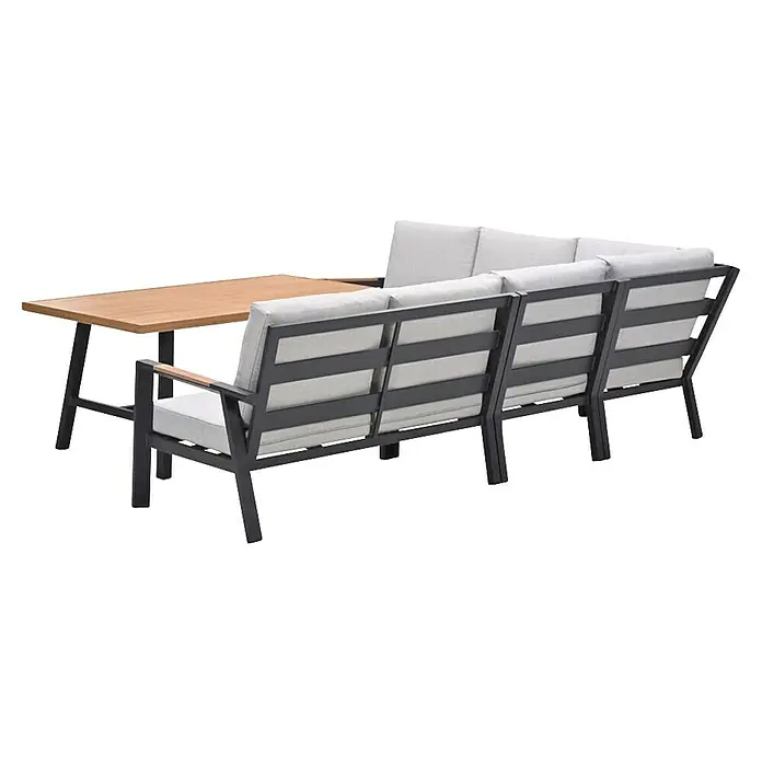 Garden Impressions Loungemöbel-Set Elati -  - Outdoor-Ecksofa mit dunklem Metallrahmen, hellen Kissen, Holzarmlehnen-Akzenten und einem hellen Holztisch.