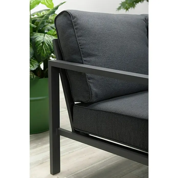 Garden Impressions Loungemöbel-Set Springs - 4 -tlg., Aluminium, Grau/Schwarz - Dunkelgrauer Outdoor-Sessel mit robustem Aluminiumgestell und dicken Stoffpolstern, geeignet für Terrasse oder Garten.