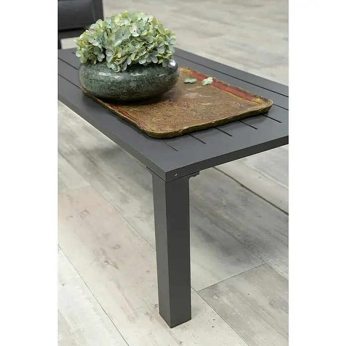 Garden Impressions Loungemöbel-Set Springs - 4 -tlg., Aluminium, Grau/Schwarz - Dunkelgrauer Metall-Couchtisch für den Außenbereich mit Lattenplatte und Vierkantbeinen.
