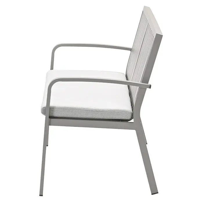 Garden Impressions Gartenbank Pisa - B x T x H: 150 x 52,5 x 89,5 cm, Aluminium, Polyester, Taupe - Grauer Metall-Gartenstuhl mit Armlehnen und weißem Stoffkissen.
