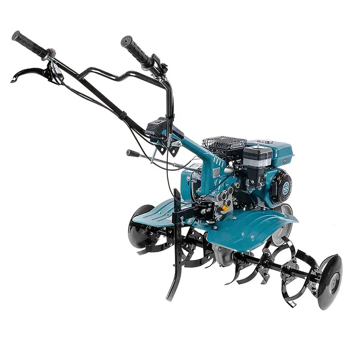 Könner & Söhnen Benzin-Bodenhacke KS 7HP-950A - 4-Takt, Arbeitsbreite: 108 cm - Nahaufnahme einer türkisfarbenen Motorhacke, die für die Bodenbearbeitung in Gärten konzipiert ist.
