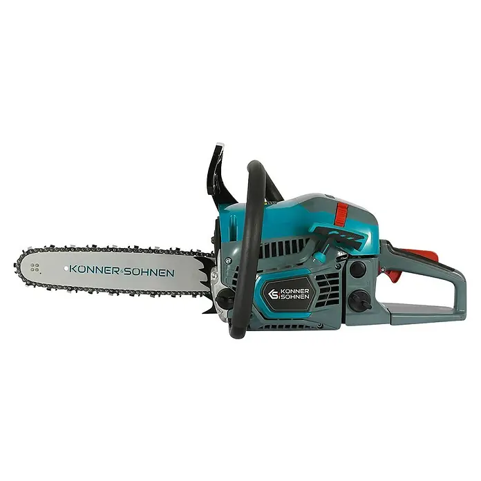 Könner & Söhnen Benzin-Kettensäge KS CS21G-13 - 1,6 kW, 45 cm³, Schwertlänge: 33 cm - Eine hellblaue und graue Kettensäge der Marke Könner & Söhnen, gut geeignet für Baumarbeiten im Garten.