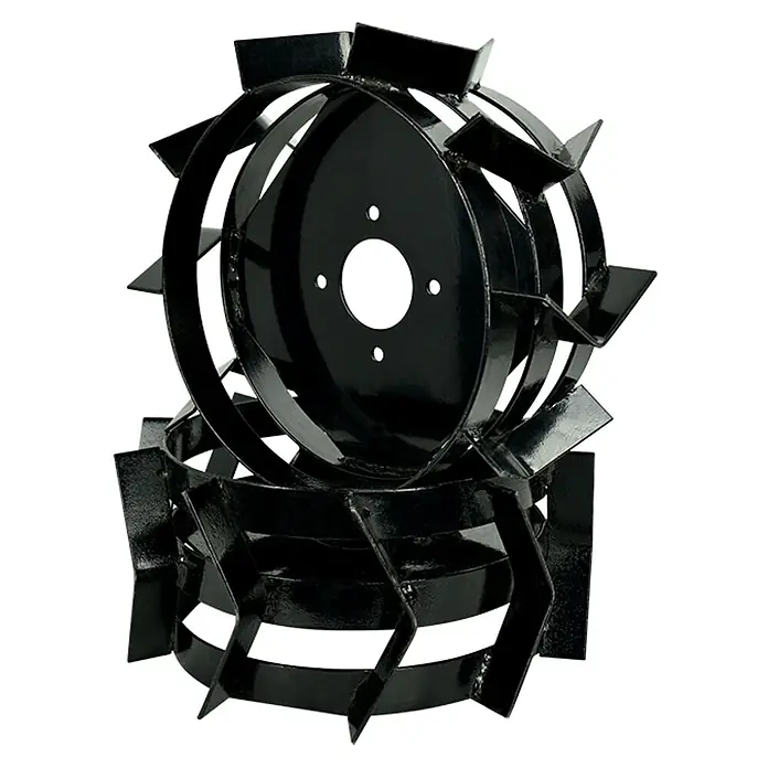 Könner & Söhnen Stahlrad für Motorhacke KS MW40 - 2 Stk., Passend für: Bodenhacke KS 7HP-850A, KS 7HP-950A, KS 7HP-950S, KS 7HP-1050G und KS 9HP-1350G-3 - Nahaufnahme einer schwarzen Gartenfräse mit rotierenden Messern, ideal für die Bodenbearbeitung und Gartenarbeit.