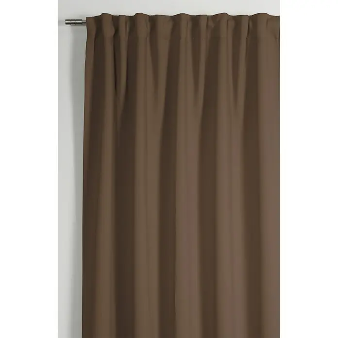 Schlaufenschal Dimout - B x H: 245 x 140 cm, Polyester, Taupe - Brauner Vorhang hängt an einer silbernen Gardinenstange. Der Vorhang hat sanfte Falten und eine schlichte Textur.