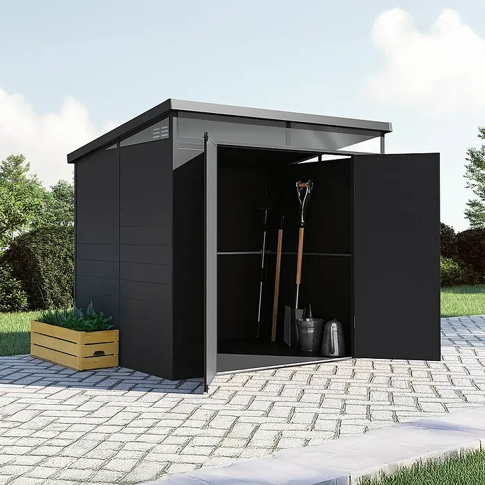 Hoggar Caseta de jardín Nova - Medidas ext. (An x Pr): 238 x 192 cm, Plástico, Antracita - Una caseta de jardín negra y moderna con puertas abiertas, que muestra herramientas de jardinería. Un complemento elegante para cualquier jardín.