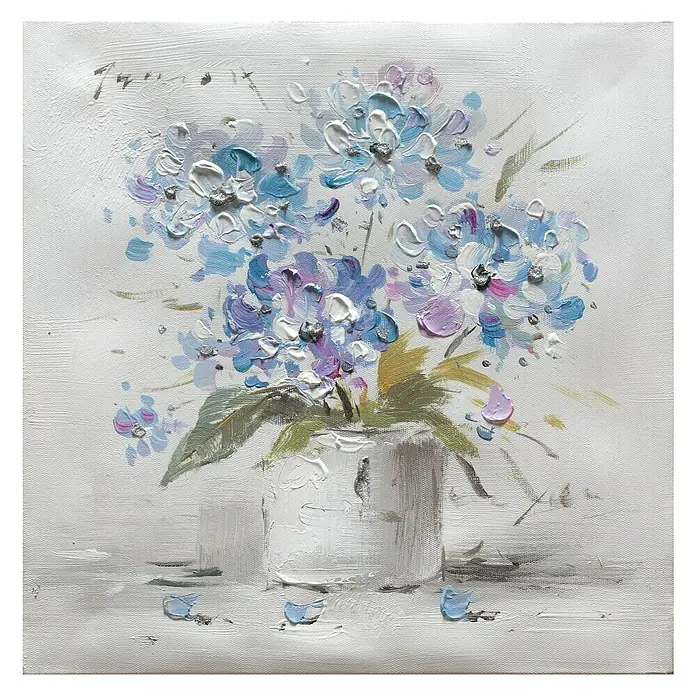 Cuadro pintado a mano Dipinto Blue flowers - Flores azules, An x Al: 30 x 30 cm - Una pintura de hortensias azules y moradas en un jarrón blanco, con pinceladas gruesas y acentos plateados que añaden un toque elegante.