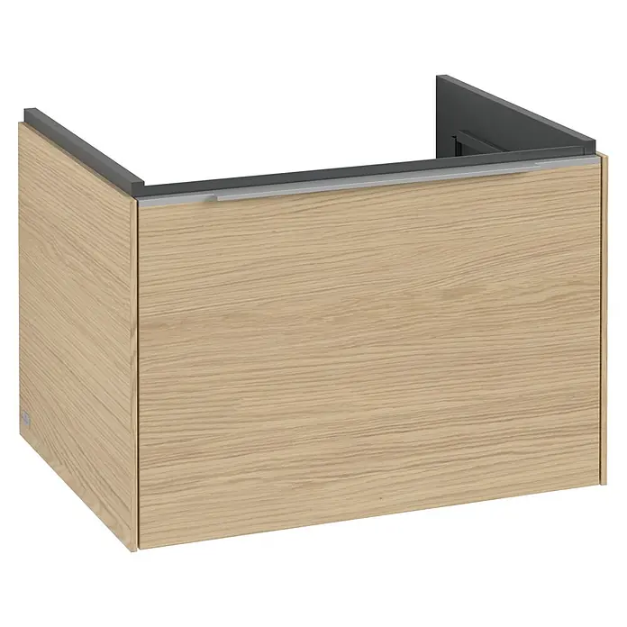 Villeroy & Boch Subway 3.0 Waschbeckenunterschrank - Nordik Oak, Anzahl Schubladen: 1 Stk., Farbe Griff: Aluminium glänzend, B x T x H: 62,2 x 47,8 x 42,9 cm - Bild eines Waschtischunterschranks in Holzoptik mit Griff. Der Unterschrank hat eine graue Oberseite und ist für Badezimmer geeignet.