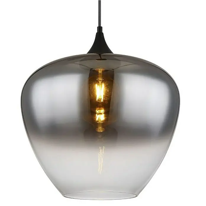 Globo Pendelleuchte Maxy - 1 Stk. - Nahaufnahme einer stilvollen, rauchfarbenen Glaspendelleuchte mit einer Edison-Glühbirne, die ein warmes Licht ausstrahlt.