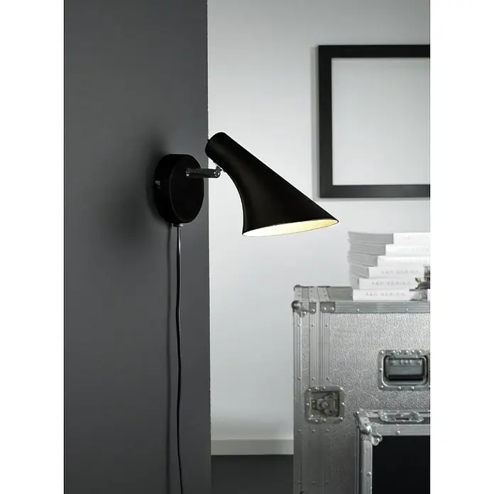 Nordlux Vanila Aplique de pared - 40 W, L x An x Al: 14,5 x 14,5 x 17 cm, Negro, E14 - Lámpara de pared negra con pantalla cónica y cable visible. Diseño elegante para iluminar cualquier estancia.