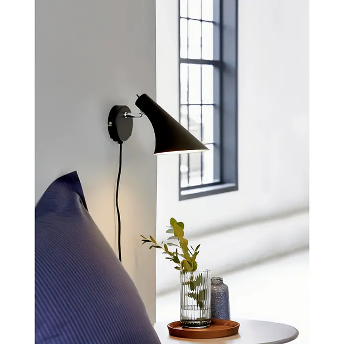 Nordlux Vanila Aplique de pared - 40 W, L x An x Al: 14,5 x 14,5 x 17 cm, Negro, E14 - Lámpara de pared negra con un diseño elegante que proporciona una luz cálida y crea un ambiente agradable.