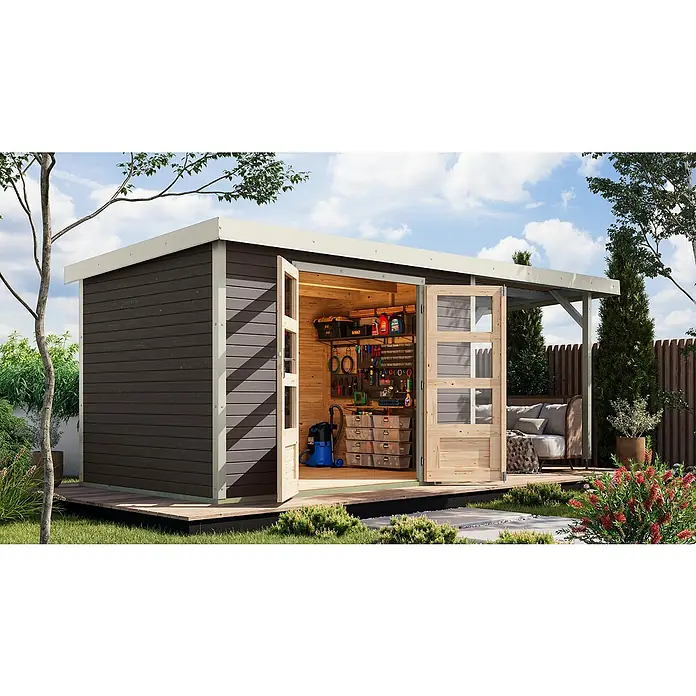 Karibu Gartenhaus Jupiter 4 B - Außenmaß inkl. Dachüberstand (B x T): 541,5 x 236,5 cm, Holz, Terragrau/Weiß, Mit Seitendach - Das Bild zeigt ein modernes Gartenhaus mit offenen Holztüren und Regalen, gefüllt mit Werkzeugen, ideal für Hobbygärtner.