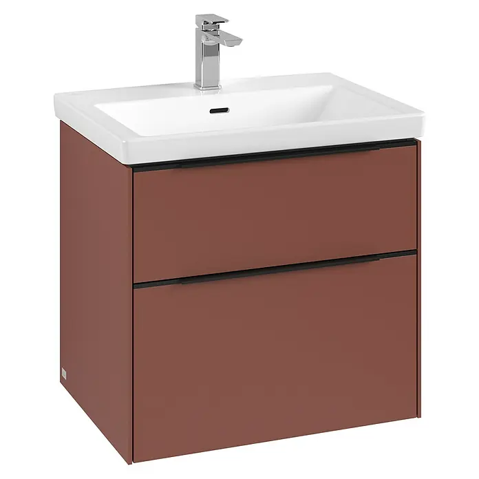Villeroy & Boch Subway 3.0 Waschbeckenunterschrank - Wine Red, Anzahl Schubladen: 2 Stk., Farbe Griff: Volcano Black, 62,2 x 47,8 x 57,6 cm - Ein Badezimmer-Waschtisch mit braunen Schubladen und einem modernen, glänzenden Chromhahn.