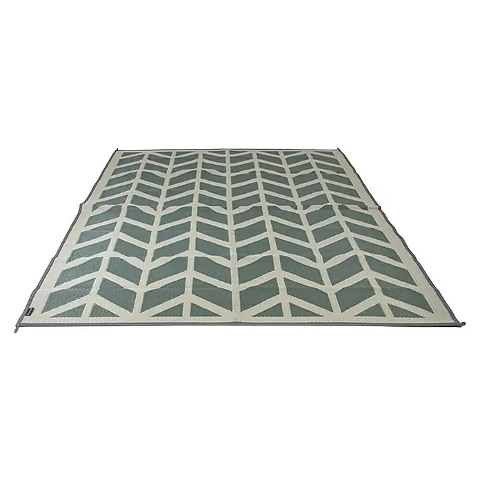 Bo-Camp Outdoor-Teppich Flaxton - Grün/Grau, 270 x 200 cm - Eine rechteckige, wendbare Outdoormatte in hellen und dunklen Farben mit einem Zickzackmuster. Perfekt für Terrasse, Camping oder Picknick.