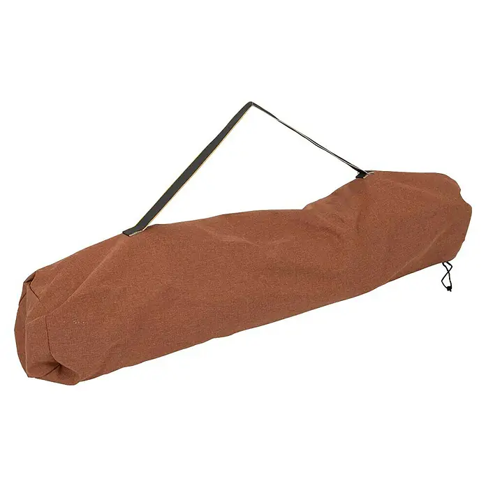 Bo-Camp Campingstuhl Stanwix - Orange, Stahl, Textil, B x T x H: 84 x 61 x 98 cm - Nahaufnahme einer braunen Yogamatten-Tasche mit schwarzem Tragegurt vor neutralem Hintergrund. Praktisch und stilvoll für den Transport.