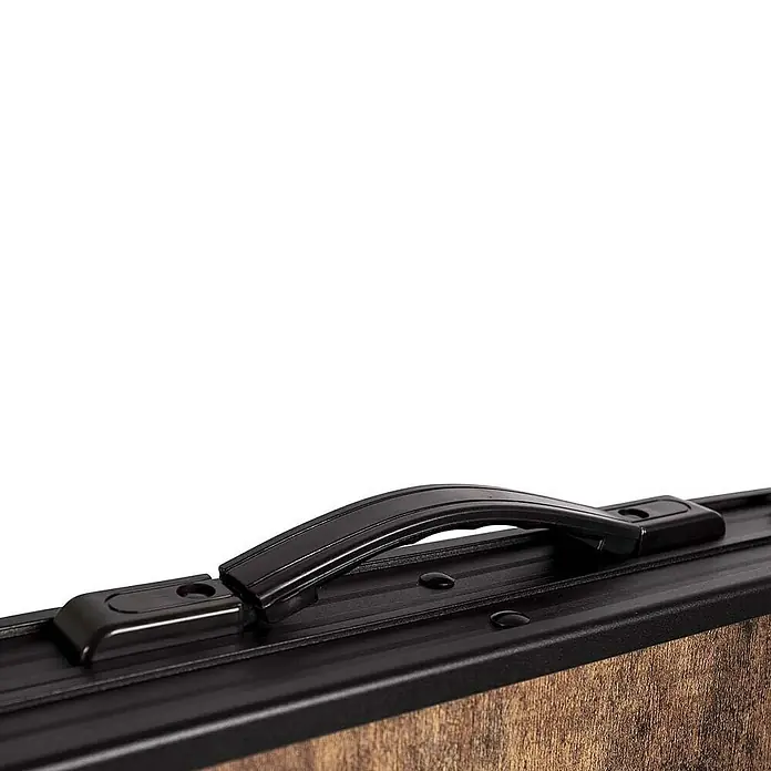 Bo-Camp Campingtisch Industrial - L x B x H: 90 x 60 x 81 cm, Aluminium/MDF, Schwarz/Braun - Nahaufnahme des schwarzen Griffs eines Produkts mit Holzstruktur. Das Design ist elegant und funktional für den täglichen Gebrauch.