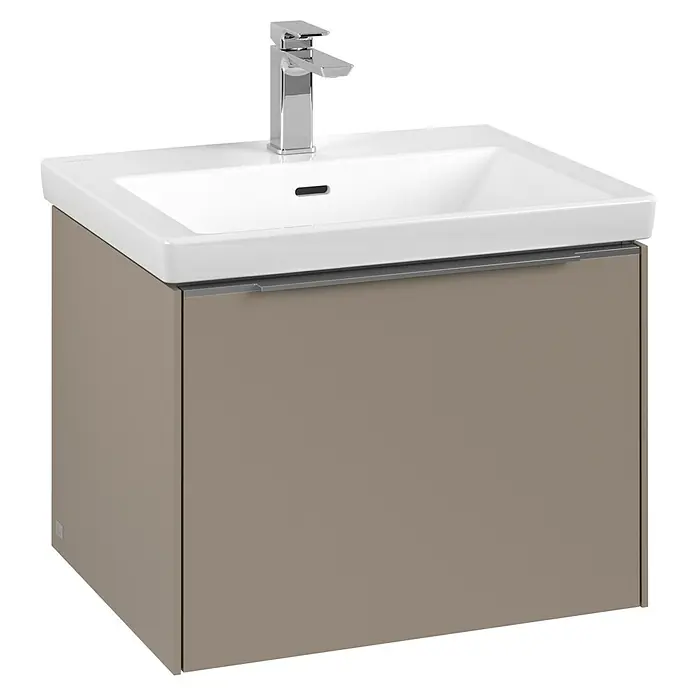 Villeroy & Boch Subway 3.0 Waschbeckenunterschrank - Taupe, Anzahl Schubladen: 1 Stk., Farbe Griff: Aluminium glänzend, B x T x H: 57,2 x 47,8 x 42,9 cm - Moderne Waschbeckenunterschrank-Kombination mit Armatur. Das Waschbecken ist weiß und der Unterschrank ist in einem warmen Grauton gehalten.