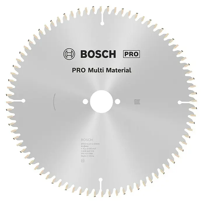 Bosch Kreissägeblatt Multimaterial - 250 mm, Bohrung: 30 mm, Anzahl Zähne: 80 Stk. - Nahaufnahme eines Bosch Pro Multi Material Sägeblatts mit feinen Details und scharfen Zähnen für präzise Schnitte.