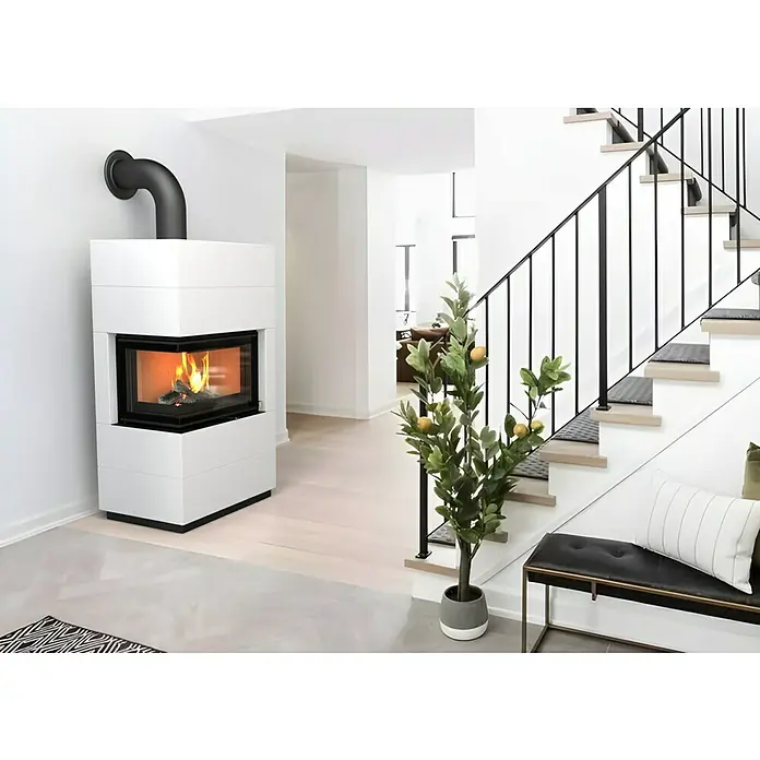 Kaminofen Integra Plus Line Links - 8 kW, Raumheizvermögen: 229 m³, Material Verkleidung: Stahl, Weiß - Blick auf einen eleganten, weißen Kaminofen mit sichtbarem Feuerraum, der Wärme und Stil in den Raum bringt.