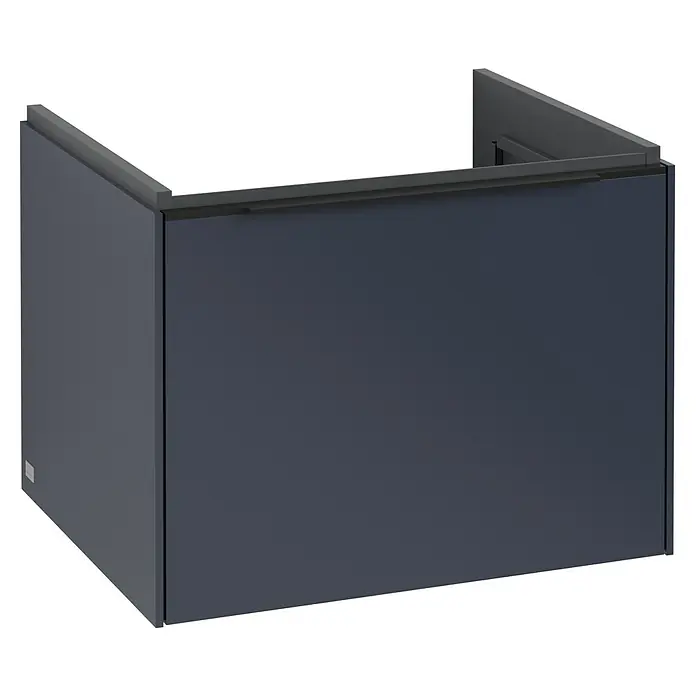 Villeroy & Boch Subway 3.0 Waschbeckenunterschrank - Marine Blue, Anzahl Schubladen: 1 Stk., Farbe Griff: Volcano Black, B x T x H: 57,2 x 47,8 x 42,9 cm - Das Bild zeigt ein graues Badezimmermöbelstück in Würfelform, das modern und minimalistisch wirkt. Es bietet Stauraum und fügt sich nahtlos ins Bad ein.