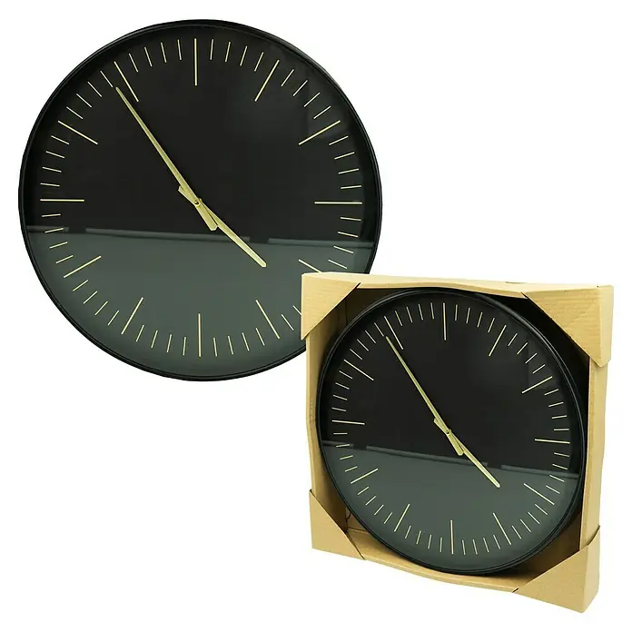 Wanduhr - Durchmesser: 50 cm, Schwarz/Gold - Zwei elegante schwarze Wanduhren mit goldenen Zeigern, eine davon in einer schützenden Verpackung, bieten eine stilvolle Ergänzung für jeden Raum.
