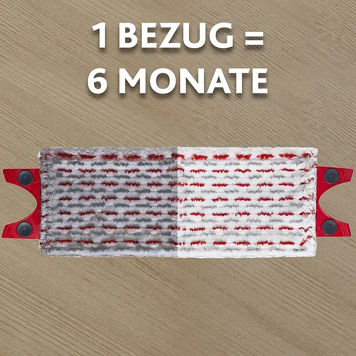 Vileda Ultramax Reinigungssystem & Eimer 2in1 Box Plus Dr. Beckmann Reinigungs-Blätter - 1 x Ultramax Eimer mit Auswringer, 1 x Ultramax Stiel, 1 x Mikrofaserbezug, 1 x Dr. Beckmann Boden & Allzweck Reinigungs-Blätter (20 Blätter) - Das Bild zeigt einen Bodenwischbezug mit rotem Rand, der die Reinigungskraft für bis zu 6 Monate verspricht, auf einem Holzboden.