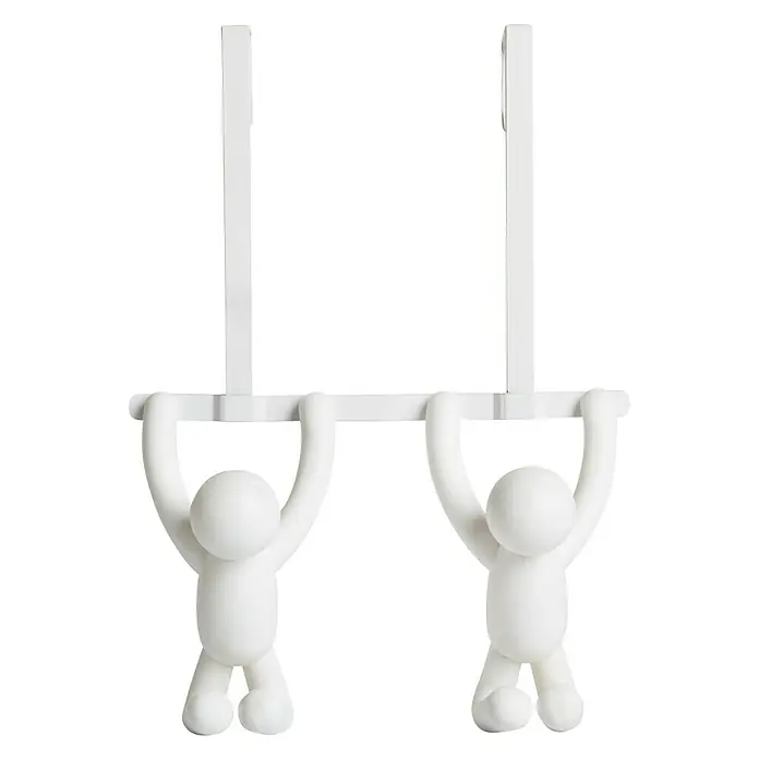 Umbra Türgarderobe Buddy - L x B x H: 22 x 6 x 32 cm, Anzahl Haken: 2 Stk., Weiß - Weiße Türgarderobe mit zwei stilisierten Figuren, die an einer Stange hängen, modernes und dekoratives Design.