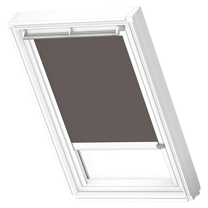Velux Dachfensterrollo DML SK08 4577KWL - Farbe: Taupe - 4577KWL, Farbe Schiene: Weiß, Elektrisch - Dachfenster mit Verdunkelungsrollo. Das weiße Fenster hat ein graues Rollo, das das Licht abdunkelt und für mehr Privatsphäre sorgt.