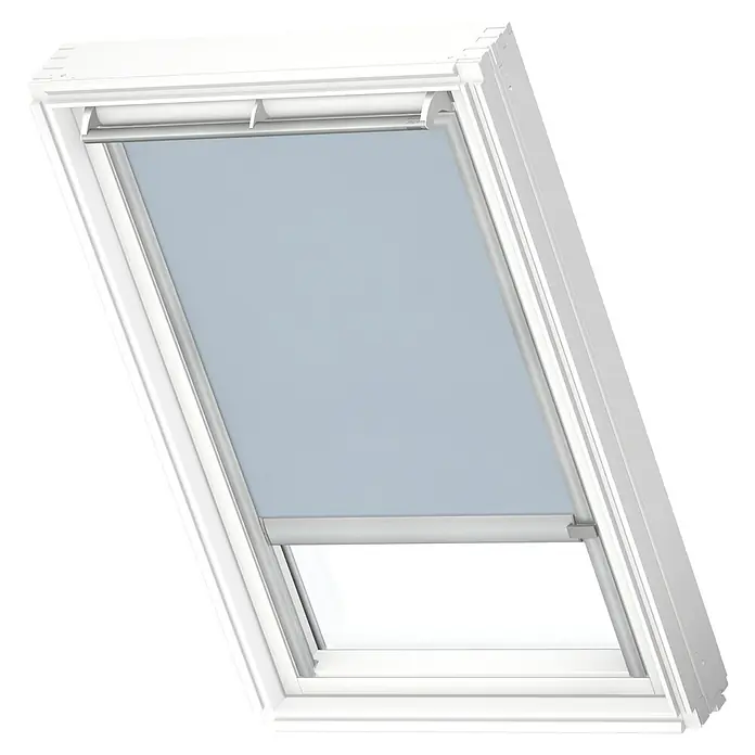 Velux Dachfensterrollo RML CK02 4166K - Farbe: Himmelblau - 4166K, Farbe Schiene: Aluminium, Elektrisch - Ein Dachfenster mit Rollo, das für Helligkeit und Privatsphäre sorgt. Das Rollo ist in einem hellen Blauton gehalten und lässt sich leicht bedienen.