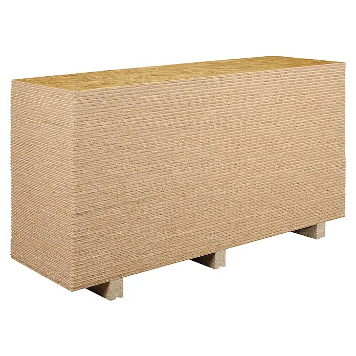 OSB-Verlegeplatte Palette2.050 x 675 x 15 mm, 68 Stk. - Eine Palette OSB-Platten, die gestapelt und zur einfachen Lagerung und zum Transport auf Keilen platziert sind. Vielseitiges Holzbaumaterial.