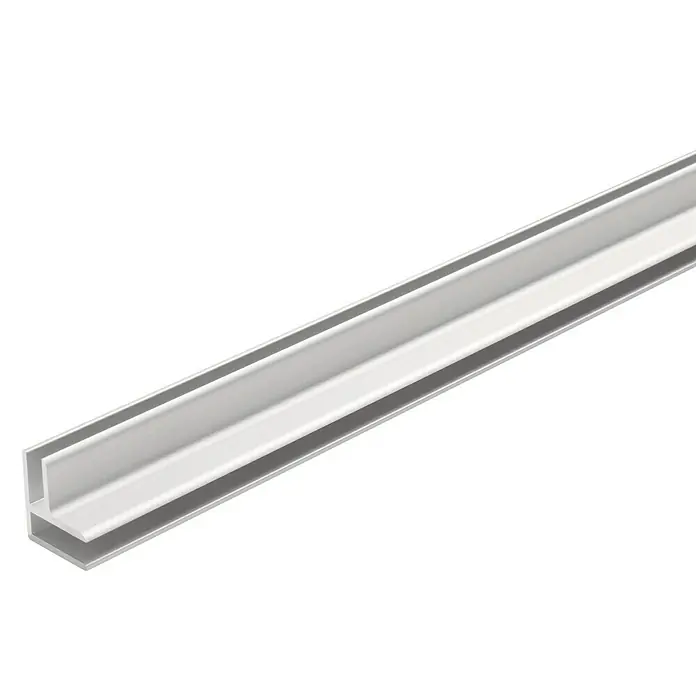Inspiro Perfil esquinero exterior - L x An x Al: 2.600 x 20 x 12 mm, Aluminio, Plata - Primer plano de un canal en U blanco, presentado en ángulo, destacando su forma limpia y las sombras que proyecta.