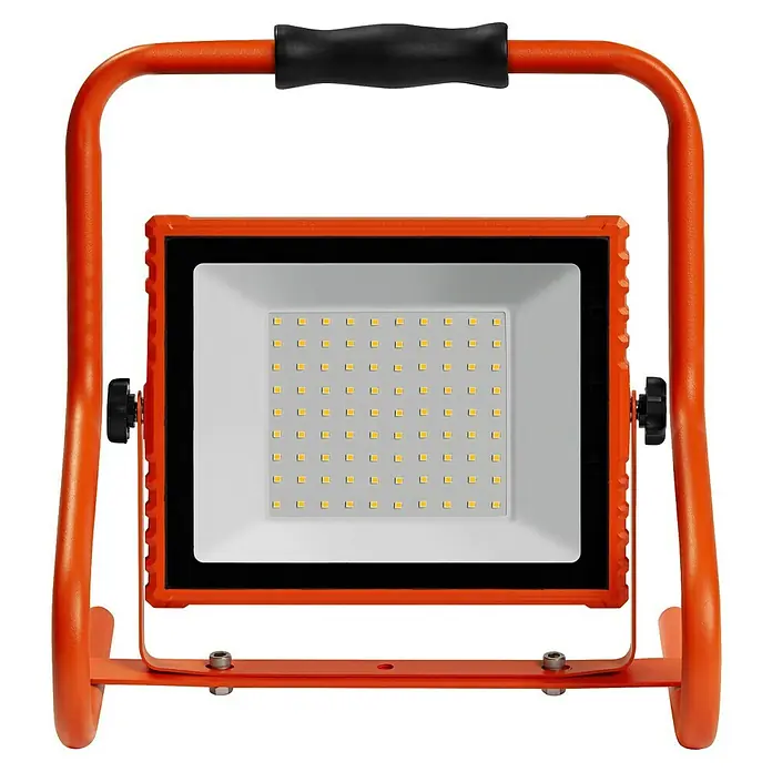 Ledvance LED-Baustrahler - 4.000 K, 311 x 200 x 316 mm, IP44 - Eine tragbare LED-Arbeitsleuchte mit orangenem Rahmen und einem schwarzen Griff für den einfachen Transport.