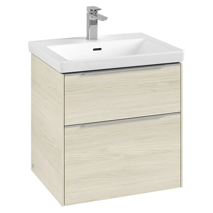 Villeroy & Boch Subway 3.0 Waschbeckenunterschrank - White Oak, Anzahl Schubladen: 2 Stk., Farbe Griff: Aluminium glänzend, B x T x H: 57,2 x 47,8 x 57,6 cm, Mit Beleuchtung - Ein moderner Waschtisch mit Unterschrank in Holzoptik und einem glänzenden Chromhahn. Das Waschbecken ist aus weißer Keramik.