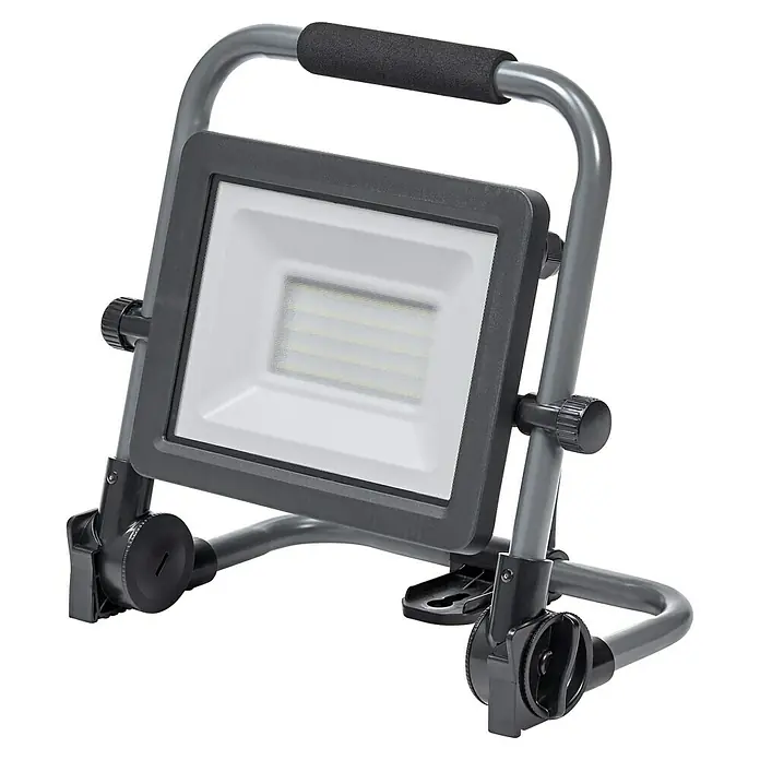 Ledvance LED-Baustrahler R-Stand - 50 W, 6.000 lm, 6.500 K, 291 x 174 x 280 mm, IP65 - Eine tragbare LED-Arbeitsleuchte mit grauem Rahmen und Griff, ideal für Baustellen und Heimwerkerprojekte.
