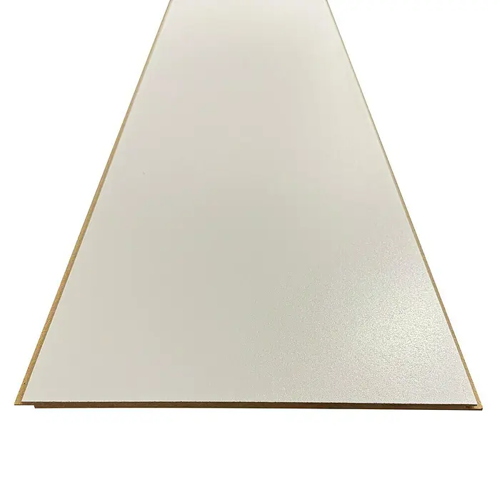Bariperfil Panel de pared Blanco - 260 x 25 cm, Blanco - Primer plano de un frente de mueble blanco.