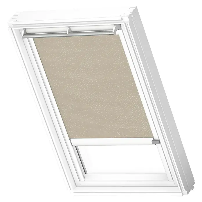 Velux Dachfensterrollo RSL U08 4171KWL - Farbe: Sandbeige - 4171KWL, Farbe Schiene: Weiß, Solarbetrieben - Ein Dachfenster mit einem beigen Verdunkelungsrollo, das teilweise heruntergelassen ist und für Privatsphäre und Lichtsteuerung sorgt.