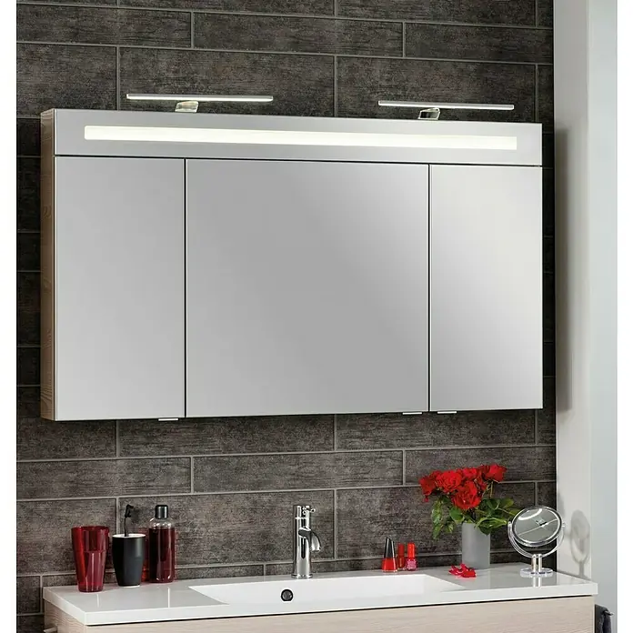 Fackelmann B.clever LED-Spiegelschrank - B x H: 120 x 70,6 cm, Holzoptik Alaska Esche, Anzahl Türen: 3 Stk. - Dieser Badezimmerschrank mit Spiegel und integrierter Beleuchtung bietet optimalen Stauraum und eine moderne Optik für jedes Badezimmer.