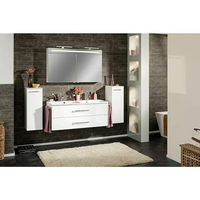 Fackelmann B.clever Bad-Midischrank - B x T x H: 30,2 x 32 x 81 cm, Weiß - Ein modernes Badezimmer mit einem großen Waschbeckenunterschrank mit Schubladen und einem Spiegelschrank mit integrierter Beleuchtung.