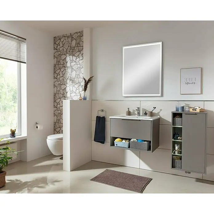 Fackelmann B.Paris Midischrank - B x T x H: 47 x 32 x 84,2 cm, Anschlag: Rechts, Cubanit grau - Badezimmer mit modernem Waschtischunterschrank in Grau und Spiegelschrank mit LED-Beleuchtung, ergänzt durch ein Regal und minimalistische Dekoration.
