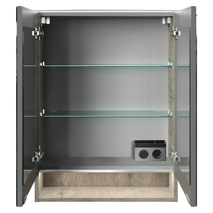Fackelmann B.style LED-Spiegelschrank - B x H: 60 x 81,2 cm, Nature Oak Holzoptik - Aufnahme eines modernen Badezimmerschranks mit Glasböden, stilvoller Beleuchtung und praktischem Organizer.