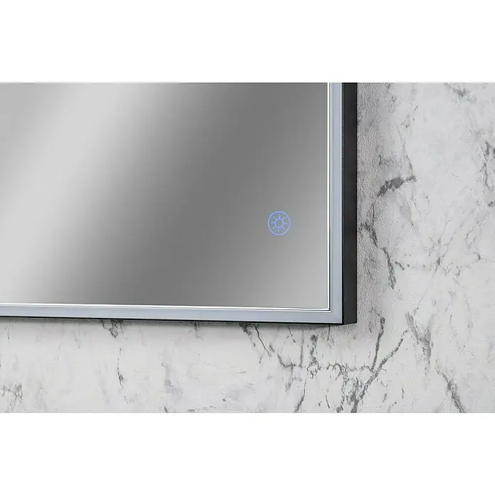 Fackelmann Mirrors LED-Lichtspiegel - 100 x 68 cm, Einfacher Anschluss über Schraubklemme, Rechteckig, Schwarz - Nahaufnahme eines rechteckigen Spiegels mit Touch-Schalter und schmalem Rahmen an einer Marmorwand.