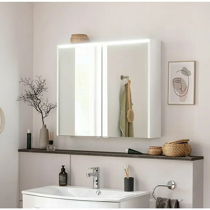 Fackelmann Verona LED-Spiegelschrank - 80 x 68,3 cm, Weiß - Ein moderner Badezimmerschrank mit Spiegel und integrierter Beleuchtung, der stilvolles Design mit praktischer Funktionalität vereint.