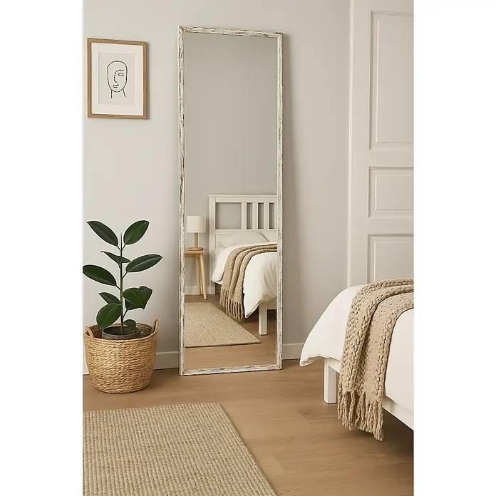Espejo de pared Amberes - 60 x 160 cm, Decapado blanco - Elegante espejo de cuerpo entero con marco desgastado, que añade un toque de encanto vintage a cualquier dormitorio.