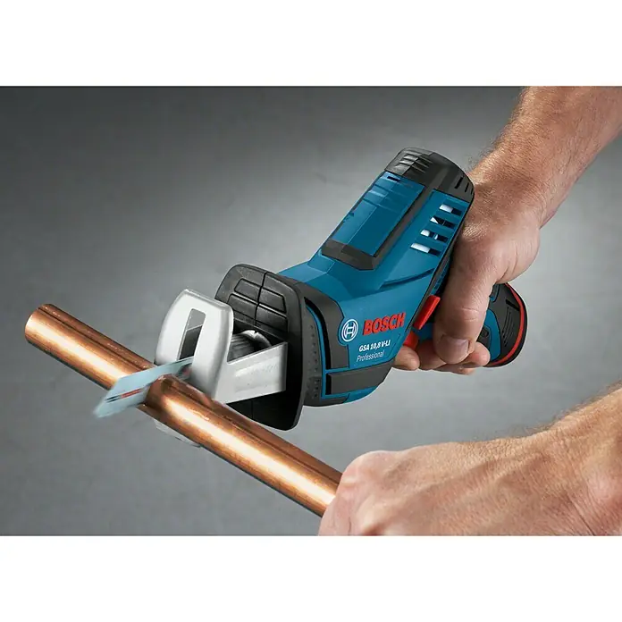 Bosch Professional 12V System accureciprozaagmachine GSA 12V-14 (zaagdiepte hout/metaalprofielen: 65/50 mm, incl. 2 zaagbladen, zonder accu's en oplader, in kartonnen doos