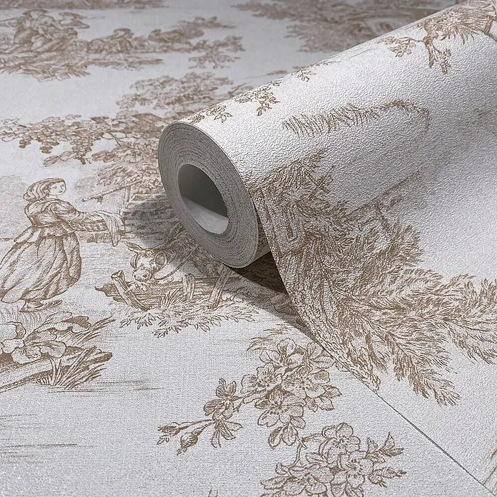 Glööckler Pompöös Provence Vliestapete - Beige/Braun, Grafisch, 10,05 x 0,53 m - Eine Rolle dekorativer Wandtapete mit einem klassischen Toile-de-Jouy-Muster in Beige- und Weißtönen.