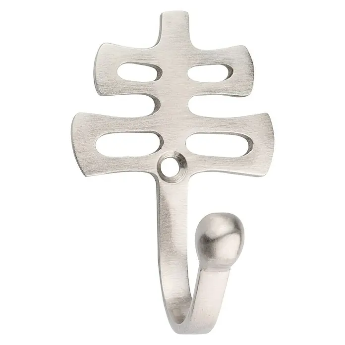 Inofix Gancho para colgar 3750 - An x Al: 4,1 x 6,6 cm, Latón, Niquelado - Un perchero de color plateado con la forma de un carácter chino. El gancho tiene una punta redondeada, ideal para abrigos y chaquetas.