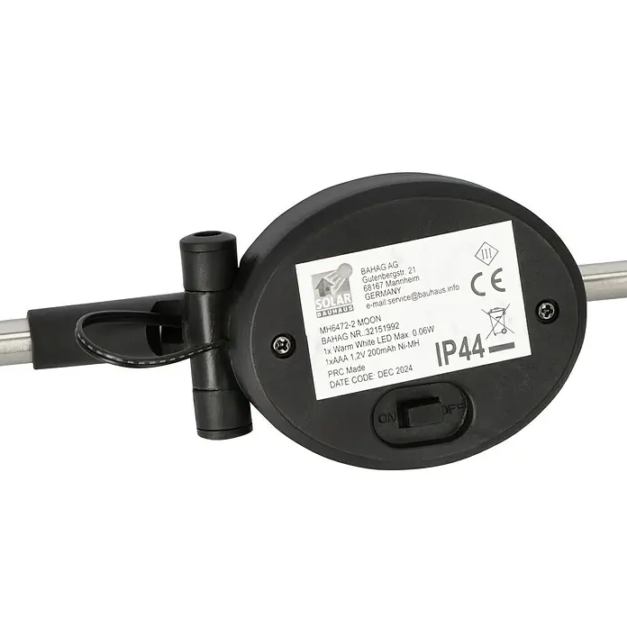 BAUHAUS Solar-Dekoleuchte Mond - 0,12 W, L x B x H: 8,5 x 6 x 82 cm, Schwarz, IP44 - Detailaufnahme einer Solarleuchte mit CE-Kennzeichnung, Modell MH6472-2 MOON, hergestellt in China, mit technischen Daten und Herstellerinformationen.